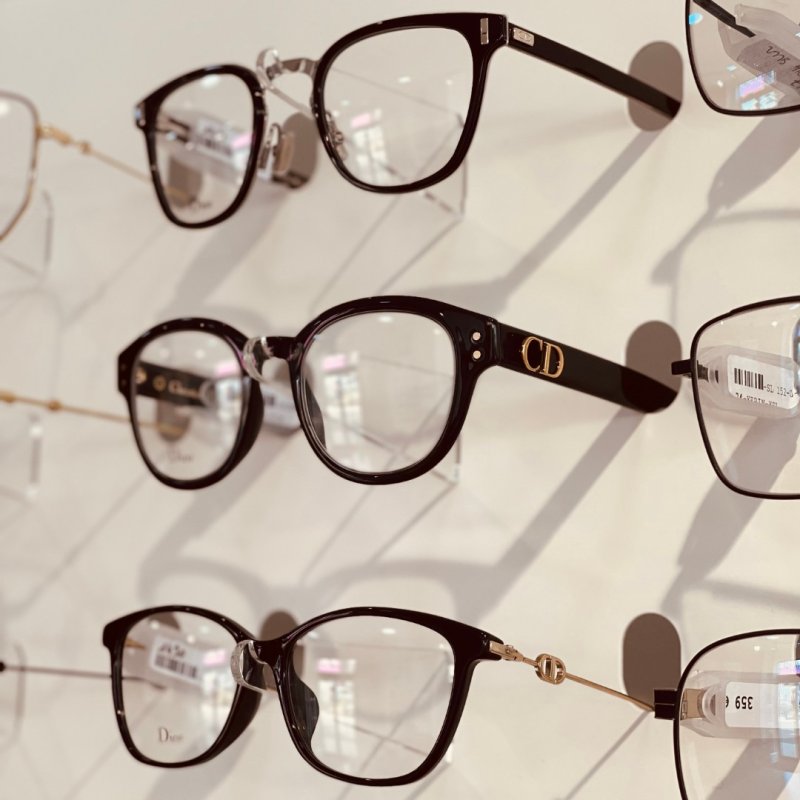 OPTIQUE CORNER